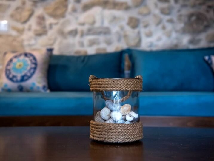 livingroom dina's cottage, veryland